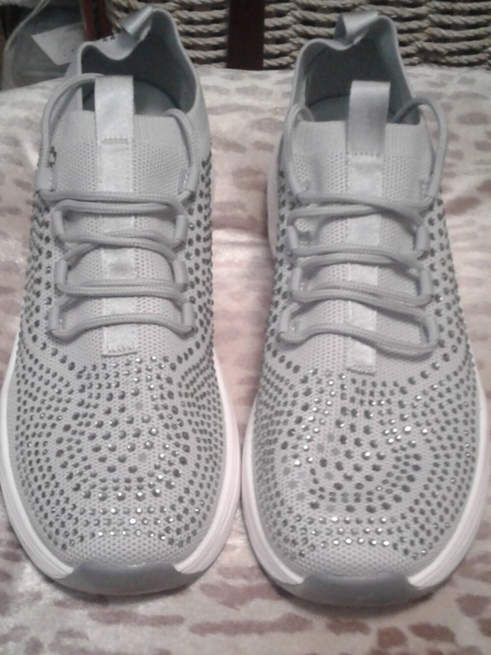Dream Pairs Womens Grey Slip On Lace Up Glitter Sneakers BRAND NEW Size 10M